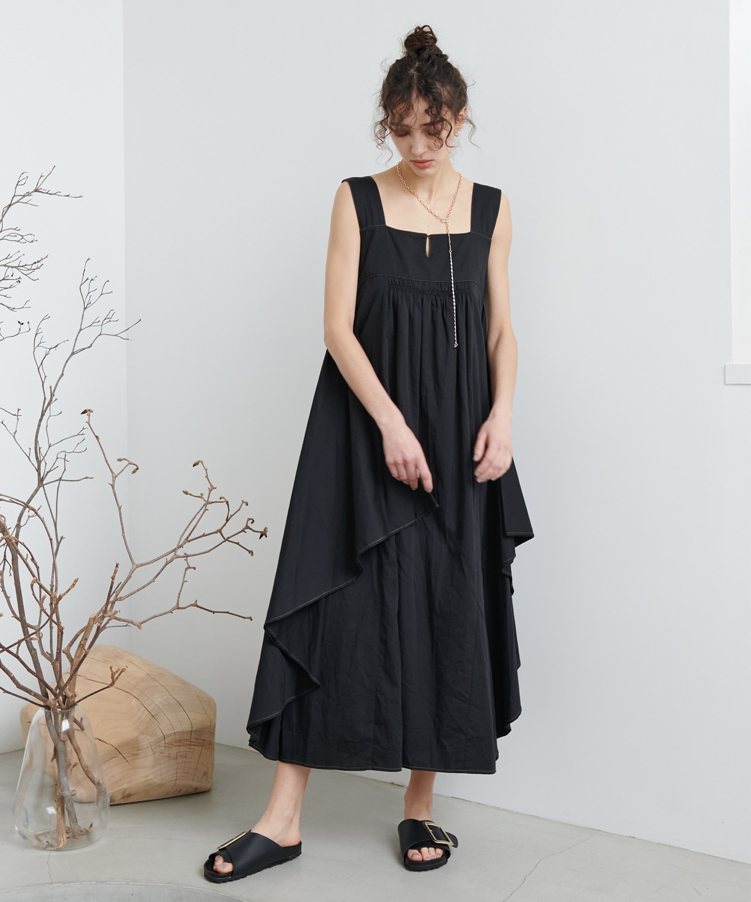 配色ステッチジャンパースカート | AND ON JIONE STORE（アンドオン 
