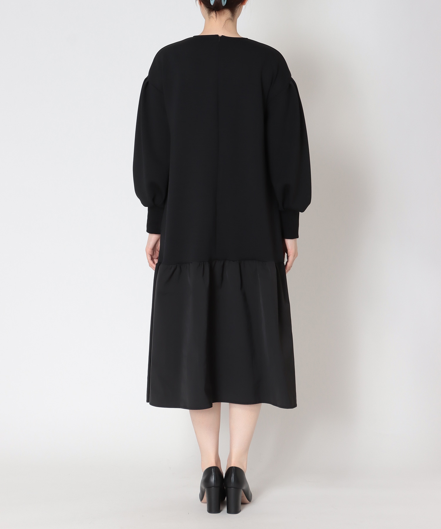 ダンボール切替ボリュームワンピース | AND ON JIONE STORE