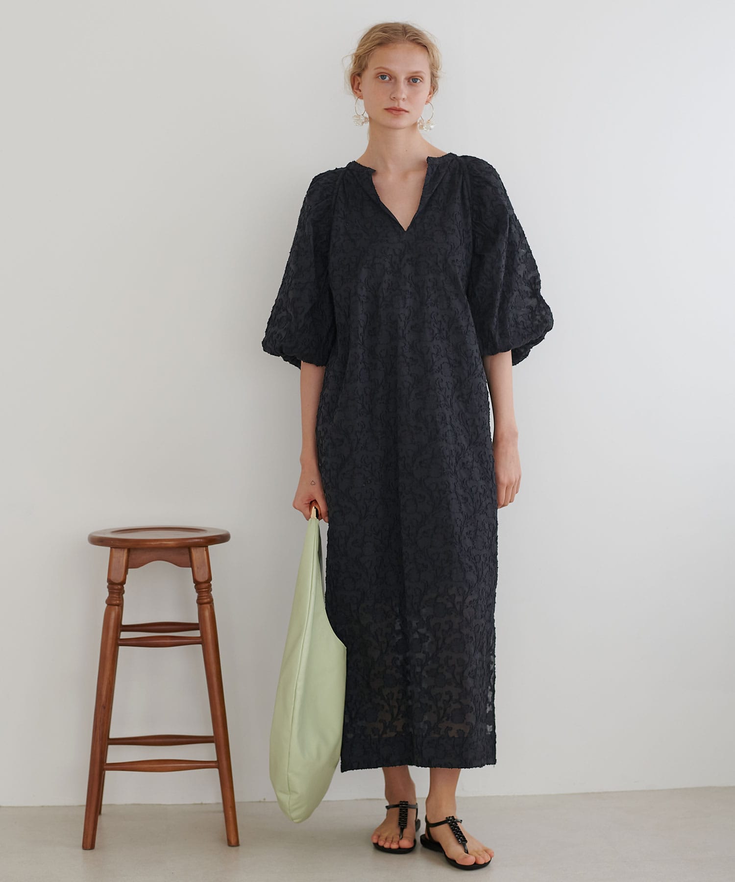 カットジャガードパフスリーブワンピース | AND ON JIONE STORE