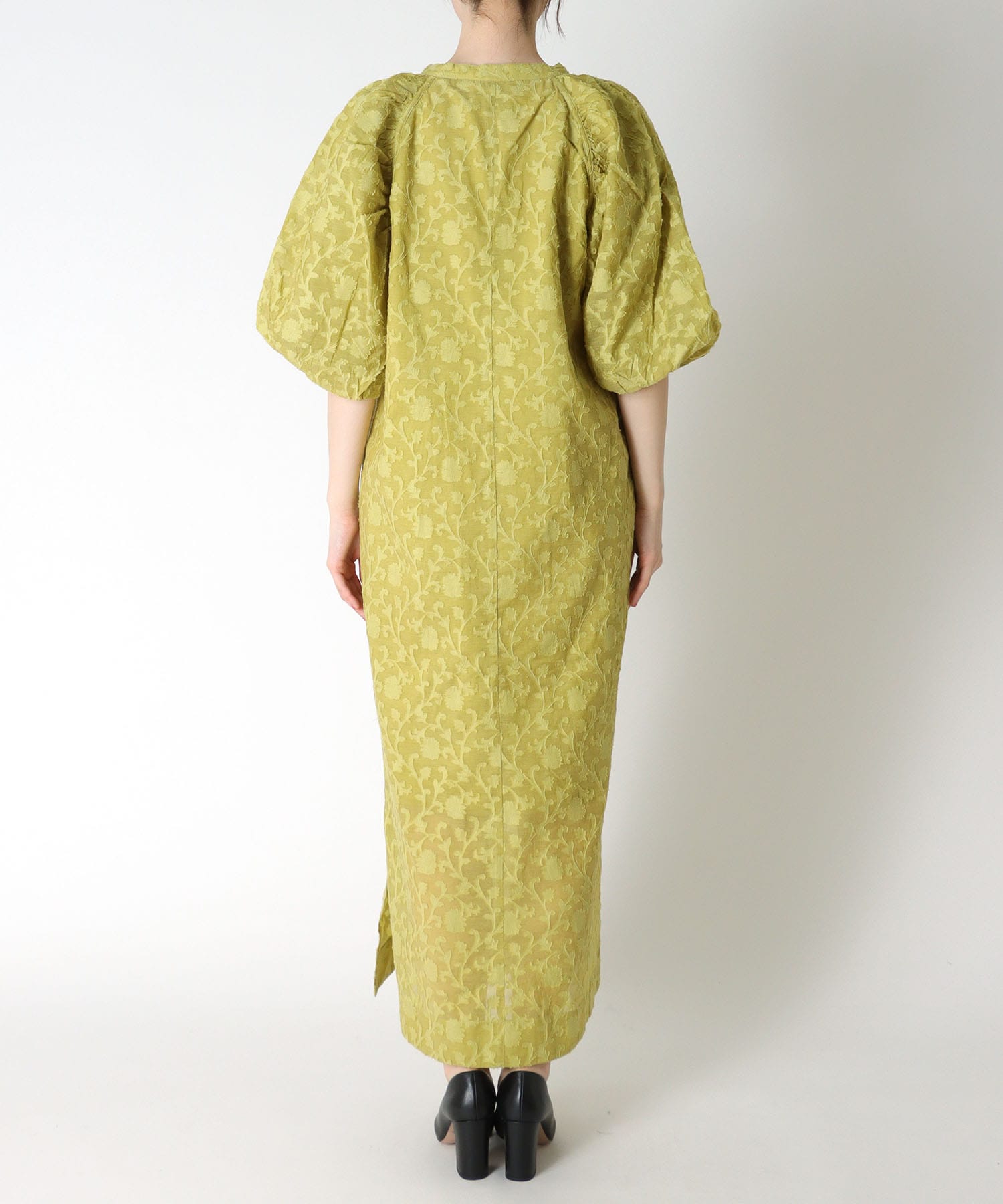 カットジャガードパフスリーブワンピース | AND ON JIONE STORE