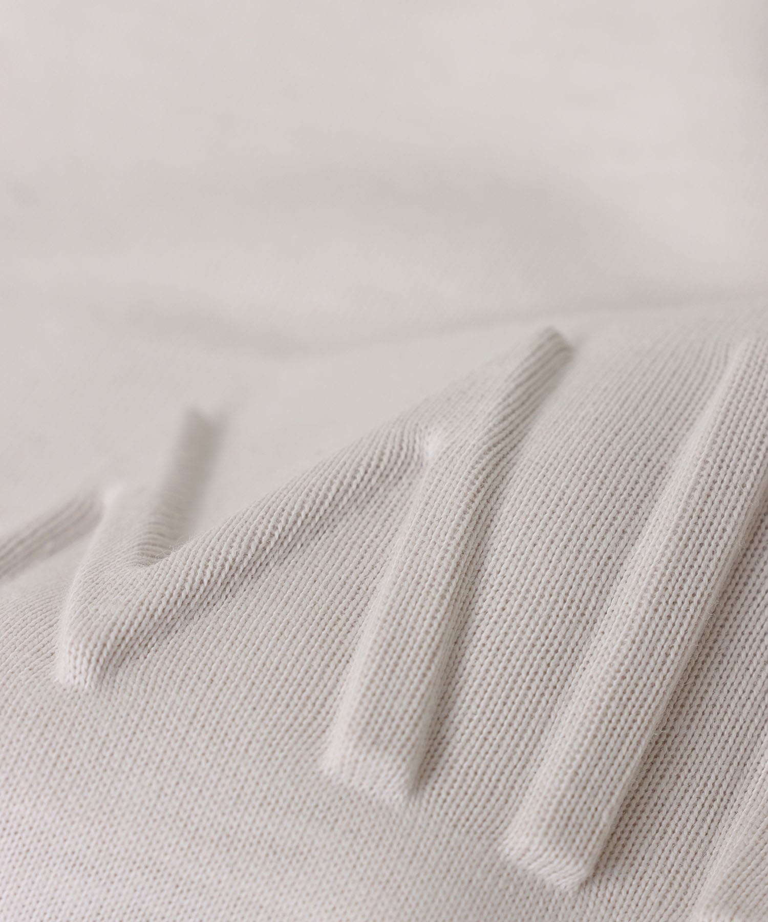 【汗染み防止加工】エンボスロゴTシャツ
