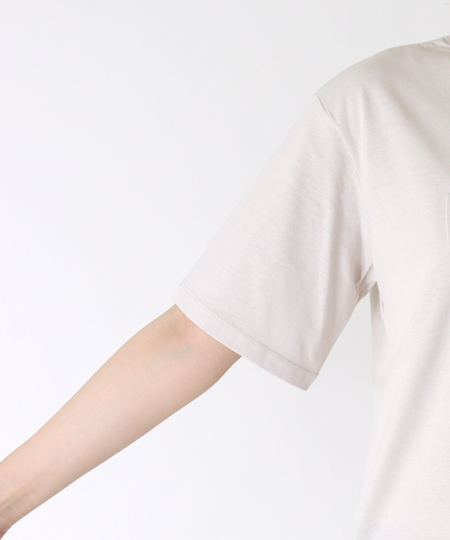 【汗染み防止加工】エンボスロゴTシャツ