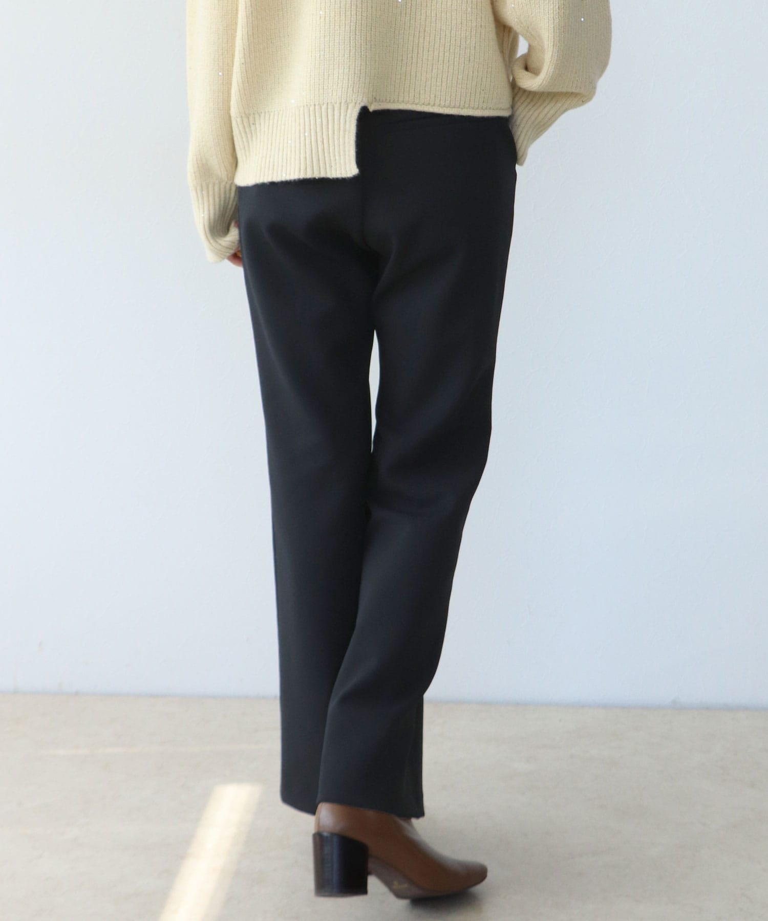 アムンゼンセンターシームフレアパンツ