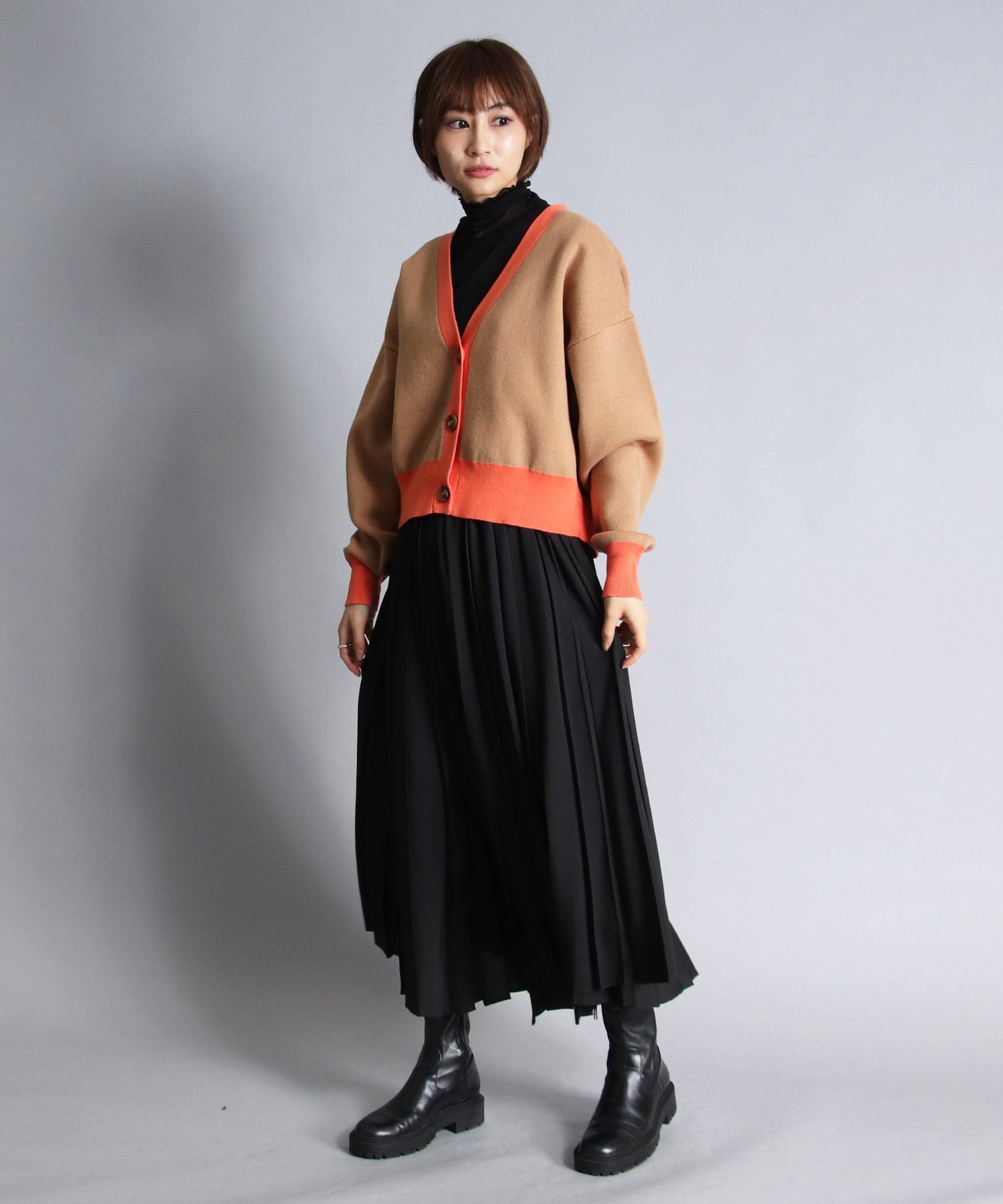 バイカラーニットカーディガン | AND ON JIONE STORE(アンドオン