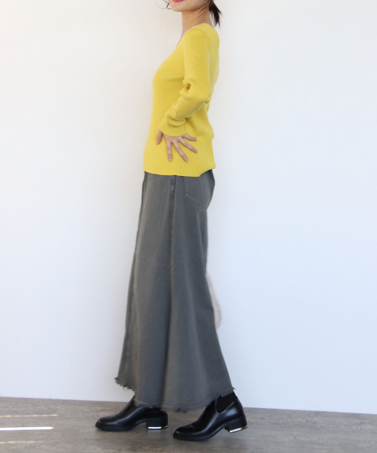 カシミヤ混ネックスリットニットプルオーバー